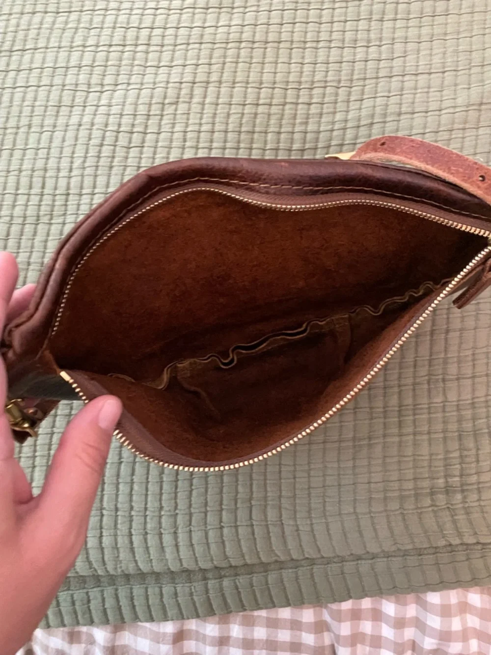 Meanwhile Back on the Farm Mocha Tuscan Fanny Bag - Picture 3 of 6